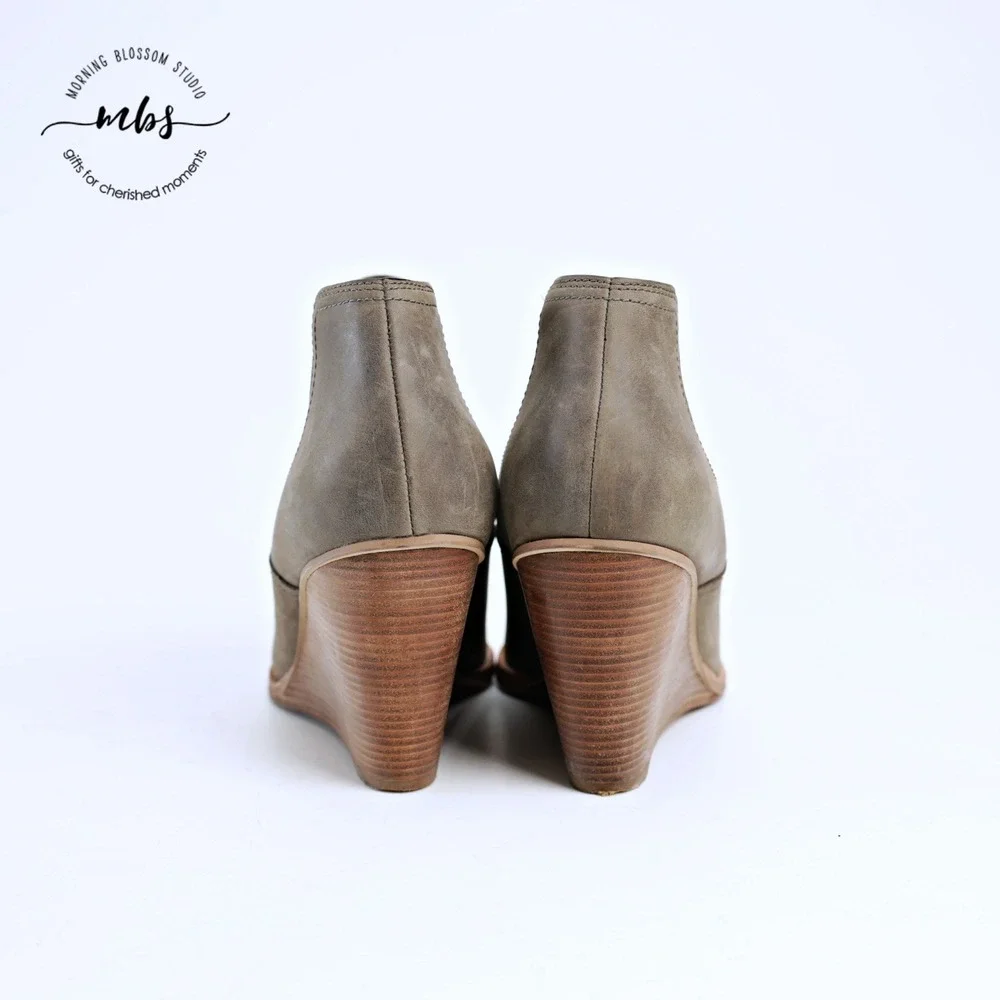 Cole Haan Balthasar Leather Stacked Wedge Booties Gray Tan‎ Women 10